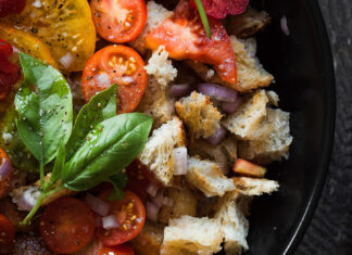 Tomato Panzanella Salad